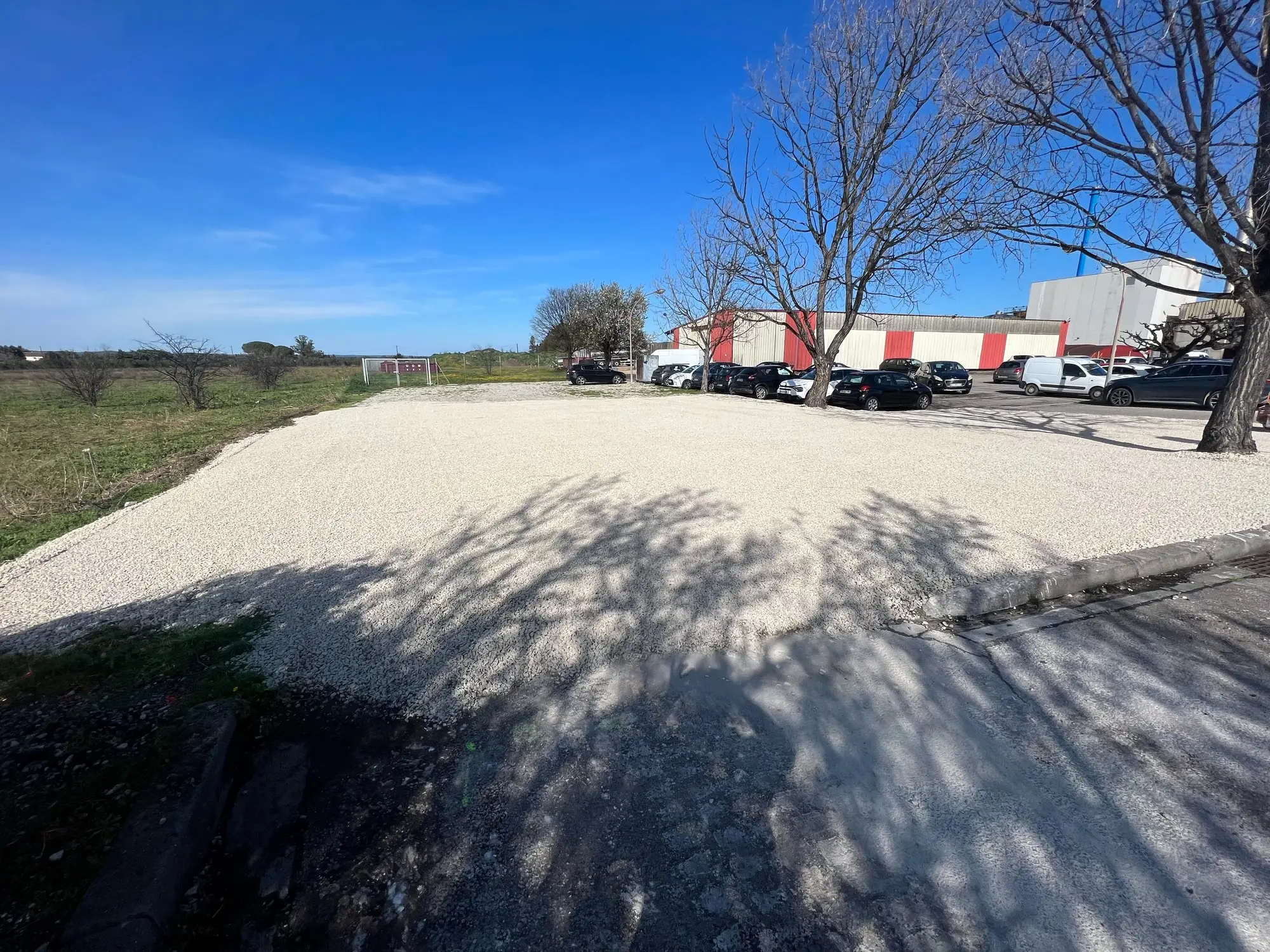 Plateforme achevée, compactée et carrossable
